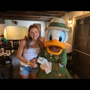 Meet your Posher, Abigail